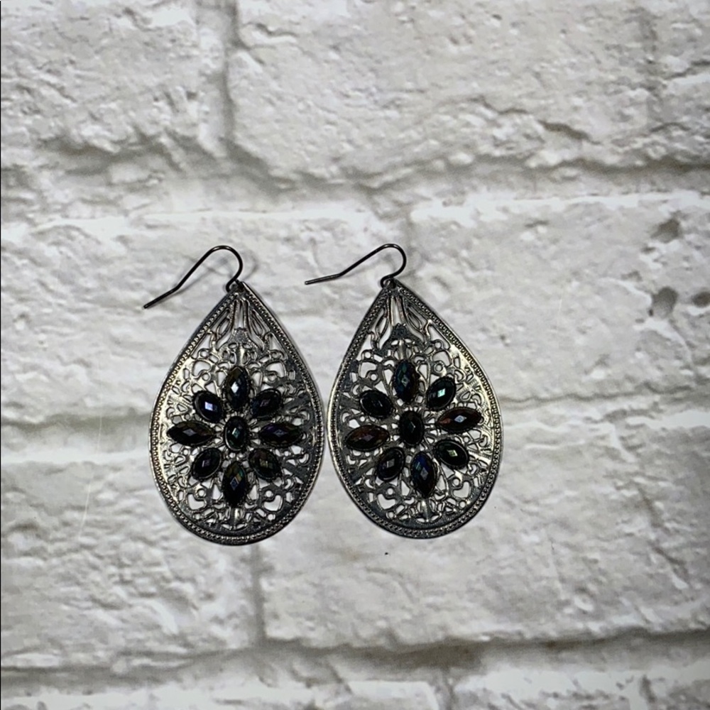 Avon DreamCatcher Inspired Dangle Earrinvs - Picture 3 of 3